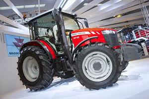 Tracteur agricole Massey Ferguson 5700M 4RM de qualité supérieure, 100 CV, pour l'agriculture, la ferme, la pompe, haute productivité, livraison rapide - Product Image 3
