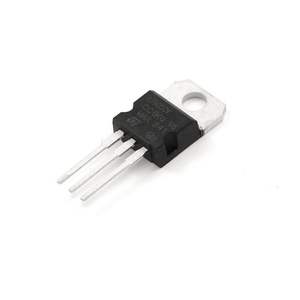 Régulateur de composants électroniques linéaires 5V - Product Image 1