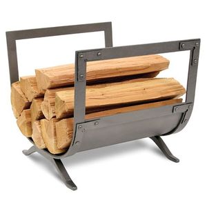 Porte-bûches en fer incurvé avec accents de défilement classiques et base surélevée pour ranger les bûches près de la cheminée ou du poêle à bois - Product Image 2