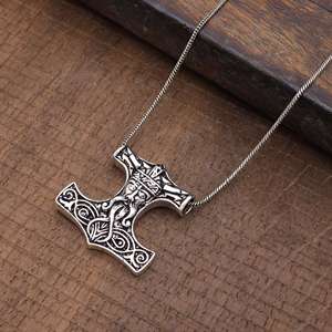 Collar con colgante sólido Chapado en plata de ley 925 de diseñador exclusivo, accesorio nórdico de moda para hombre, regalo de joyería fina - Product Image 4