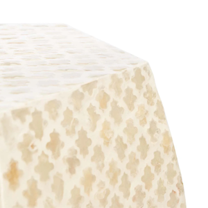 Belle table d'appoint artisanale en nacre, table basse bohème de luxe crème, parfaite pour les salons élégants, en provenance du Vietnam - Product Image 2