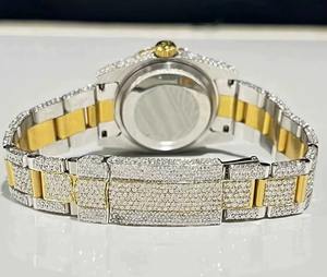 Montre automatique de luxe de qualité supérieure avec diamants en moissanite glacés VVS, cadran à chiffres romains, boîtier en acier inoxydable, disponible à la vente - Product Image 4