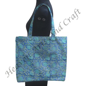 กระเป๋าผ้าคอตตอนทรงสี่เหลี่ยมพิมพ์ลายทำด้วยมือสไตล์อินเดียทำด้วยมือ - Product Image 4