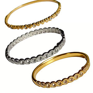 Brazalete de Acero Inoxidable Vintage para Mujer con Pedrería, Joyería de Moda en Color Dorado y Plateado, Elegante, Talla Única - Product Image 1