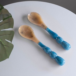 Servidores de ensalada de resina con asas de burbujas vibrantes y dientes y cucharas Trendy Aqua Swirl Pattern Acrylic Salad Servers Sets - Product Image 1