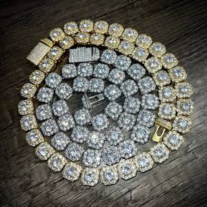 Collar de Cadena de Oro de 14K y Plata de Ley 925 con Engaste de Bisel y Moissanita VVS con Certificado IGI - Regalo Elegante y Moderno Personalizado - Product Image 5