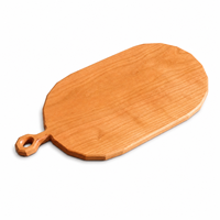 Planche de service ovale en bois de cerisier en gros avec poignée et trou de suspension, planche à découper en bois, planche à charcuterie, logo personnalisé OEM