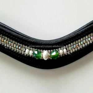 Fancy Wave Show Brow Band con cristales verdes y Peal Center diamante chain mega Bling Black Premium leather Horse Brow Band - Product Image 3