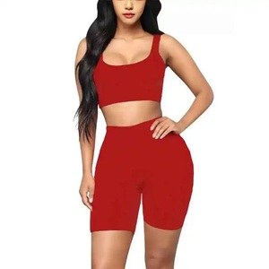 Ensemble de sport pour femme : soutien-gorge court et short mi-long, idéal pour les squats et l'entraînement, fabriqué en Spandex et Polyester, couleur unie. - Product Image 4