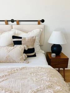 Custom Luxury Decorative Pillow Covers with Leaves Pattern for Hotel Use Handmade Woven Cotton/Polyester Wholesale - Product Image 3