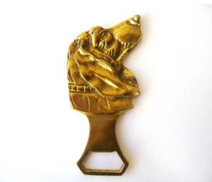 Ouvre-bouteille en laiton écologique personnalisable pour offrir en cadeau, ajoutant une touche unique aux anniversaires, aux événements d'entreprise et aux occasions festives - Product Image 4