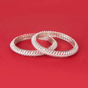 เครื่องประดับแฟชั่นสำหรับผู้หญิงดีไซน์เนอร์กำไล CZ คลาสสิกชุบโรเดียม - Product Image 1