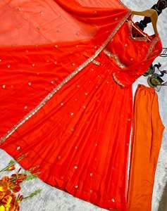 Ensemble de costume Anarkali de créateur avec broderie élégante - Product Image 4