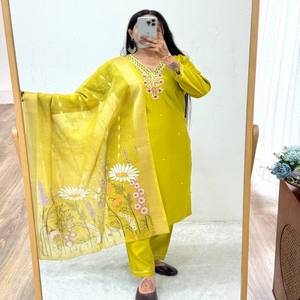 Kurti de algodón suave Gadwal con pantalón Miyani y diseño de trabajo de cuello de secuencia de mano Jacquard Dupatta de 2,20 M - Product Image 1
