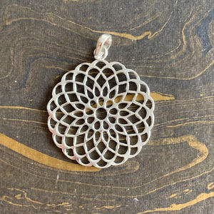 Colgante de Plata de Diseño con Diamantes, Cuentas de Oro Rosa y Platino, Bañado en Rodio, Cuentas Religiosas con Patrón Numérico - Product Image 1