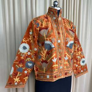 Boho Chic Retro Chic Women's Free Size <b>Jacket</b> Hand Embroidered Brown Floral Velvet Suzani Open Front Winter Coat Robe Features - Product Image 5