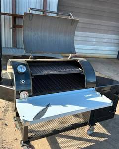 Compre una Parrilla de Gas Moderna de Acero Inoxidable de Calidad, con Recubrimiento en Polvo para Uso en Exteriores, Construcción Duradera, Encendido Electrónico Fácil - Product Image 5