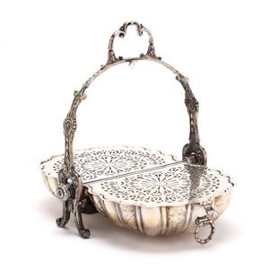 Victorian Silver Plated Folding Scallop Shell Biscuit Box Warmer English Reproduction Sheffield Style Metalware Collectible - Product Image 4