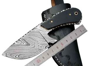 Couteau Skinner en acier damas personnalisé fait à la main avec gaine en cuir et poignée en corne personnalisable OEM - Product Image 2