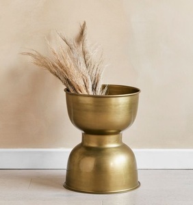 Maceta de latón de estilo único para una decoración elegante del hogar con detalles de primera calidad y artesanía superior - Product Image 2