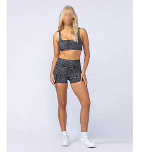กางเกงขาสั้นโยคะสำหรับผู้หญิงแนวซี่โครงเพิ่มเป็นศูนย์สีดำและสีเทา - Product Image 1