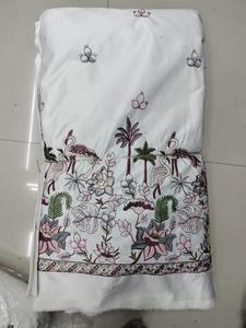 Tissu brodé Dobby élégant en satin Malai de poids moyen antistatique pour vêtements de mariage et couture personnalisée d'Inde - Product Image 5