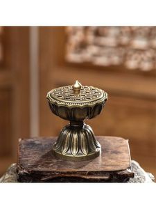 Brûleur d'encens traditionnel unique en métal avec des détails élégants pour un style de décoration intérieure spirituelle - Product Image 2
