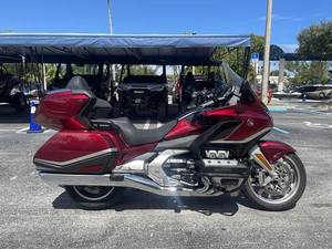 2021 Hondas Gold Wing Tour Automático DCT - Product Image 2