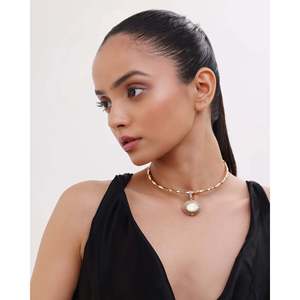 Collar de gargantilla fino con colgante de gota Polki - Product Image 3