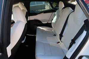 Modelo S 2024 de Largo Alcance, Usado, en Buen Estado, con Asientos de Cuero, Volante a la Izquierda, en Subasta Durante las Ventas de Temporada - Product Image 4