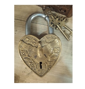 Nouvelle arrivée Serrure en fer avec clés Serrure antique médiévale Vintage Cadenas Vintage Cadenas antique Fait à la main en fonte avec 2 clés - Product Image 1