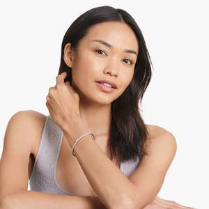 Bracelet tennis tendance avec diamants sertis clos, bijou élégant pour toutes les occasions - Product Image 4