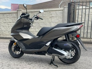 Scooter-Moto <span class=keywords><strong>Honda</strong></span> <span class=keywords><strong>PCX</strong></span> 160 2026 Entièrement Assemblé, Neuf, Prêt à être Expédié dans le Monde Entier - Product Image 4