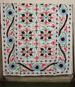 Drap de lit vintage brodé à la main Suzani avec couvre-lit brodé Crewel inspiré du Cachemire pour la décoration intérieure - Product Image 6