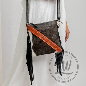 Bolsos cruzados Vintage de piel de vaca con estampado de Color en relieve para mujer - Product Image 1