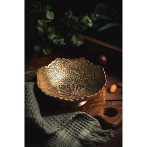 Bol en métal martelé de luxe, aspect admirable, noir et or, pièce maîtresse décorative, forme unique, décoration de table sécurisée, fournitures jetables - Product Image 5