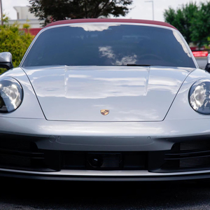 2025 911 Carrera Cabriolet 388-HP Flat-6, Paquete Sport Chrono, Interior Rojo Burdeos, Sin modificar - Product Image 1