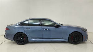 Berline M5 2025 AWD Certifiée d'Occasion - Product Image 3