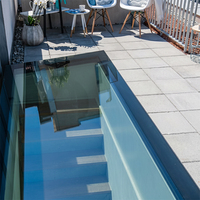 Trappe de toit moderne avec cadre en aluminium et verre trempé, ouverture électrique, pour terrasse et entrée d'escalier