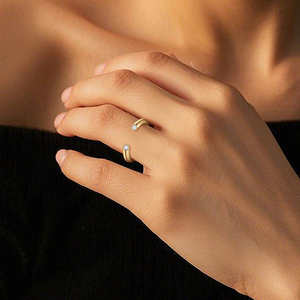 Bague de fiançailles et de mariage pour femme, design de niche ajustable, 2 pierres, argent 925, 2,5 mm, moissanite, Toi et Moi - Product Image 4