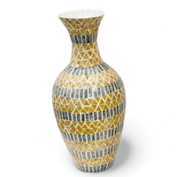 Vase et coffret décoratif modernes faits à la main en nacre avec incrustation élégante de coquillages pour centre de table, provenant du Vietnam