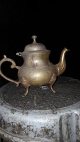 Théière en métal sculptée et gravée à la main, artisanale, style traditionnel indien, vaisselle vintage, décoration d'intérieur, cadeau, service de mariage