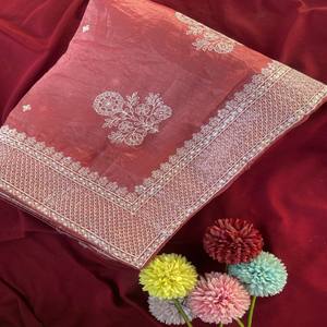 VASTRA COTTAGE Sari Alemán Puro con Bordado de Lentejuelas de Viscosa en Toda la Superficie, Pallu Bordado con Blusa a Juego - Product Image 5