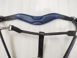 Adeefa EnterpriseBlue Padding avec cristaux bleus pour licol en cuir avec attaches en acier inoxydable pour chevaux. - Product Image 4