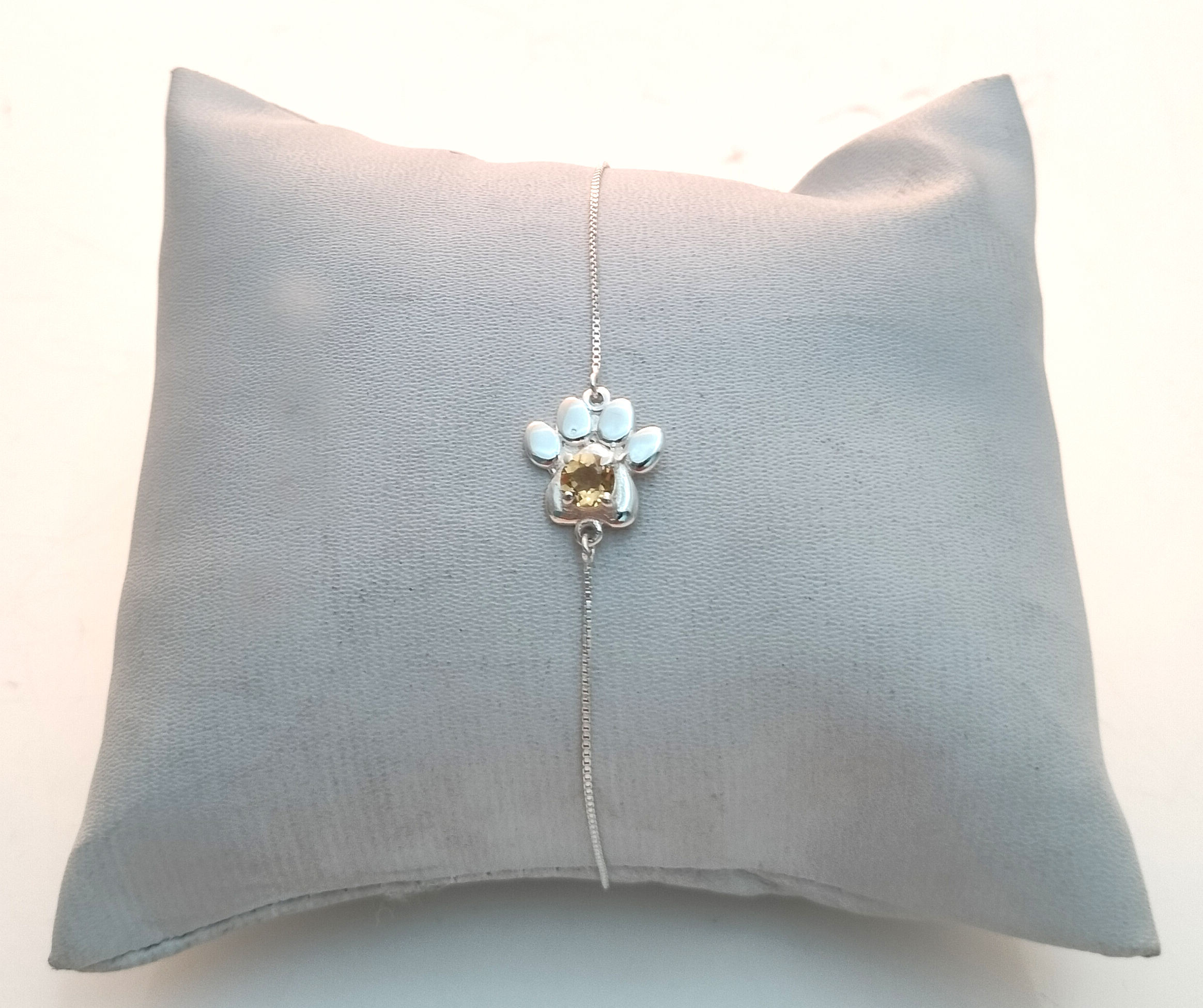 สีเหลือง