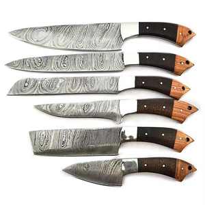 Ensemble de couteaux de chef en acier Damas faits à la main de haute qualité couteaux de chef faits à la main avec sac à roulettes - Product Image 3