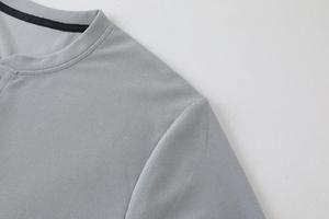 Vente en gros de vêtements de sport avec logo personnalisé T-shirt de compression à manches longues Gym Mucel Fit à séchage rapide pour hommes - Product Image 4