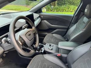 2023 M O S T a N G AWD Berline Cuir R18 Lithium Double Drive Toit Panoramique Batterie 110 kWh 6 Places - Product Image 4