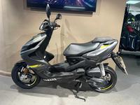Motos sportives Yamaha Aerox YQ50 modèle UK 67566987 d'occasion en excellent état, prix de gros imbattable, à vendre
