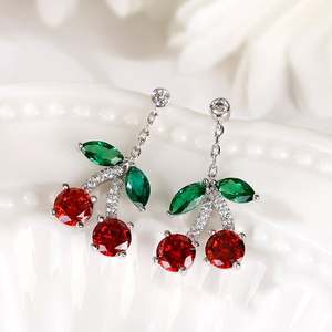 Pendientes de Plata de Ley con Diseño de Cereza y Frutas de Verano Jeulia - Product Image 5
